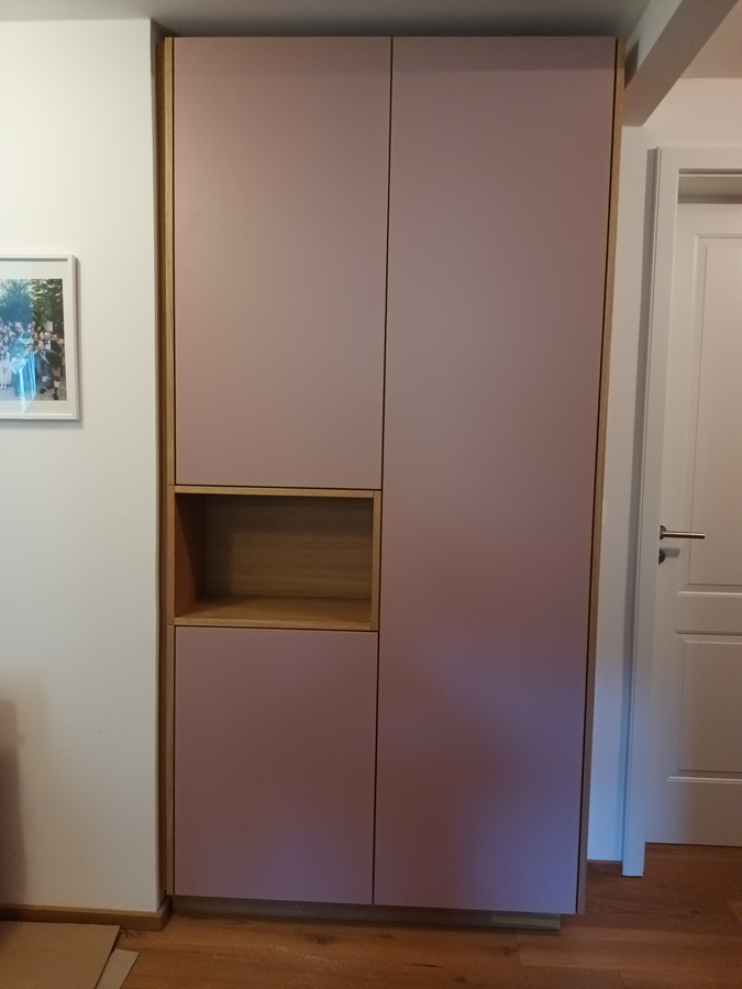 Einbauschrank Einbauschrank in Antikrosa und Eiche